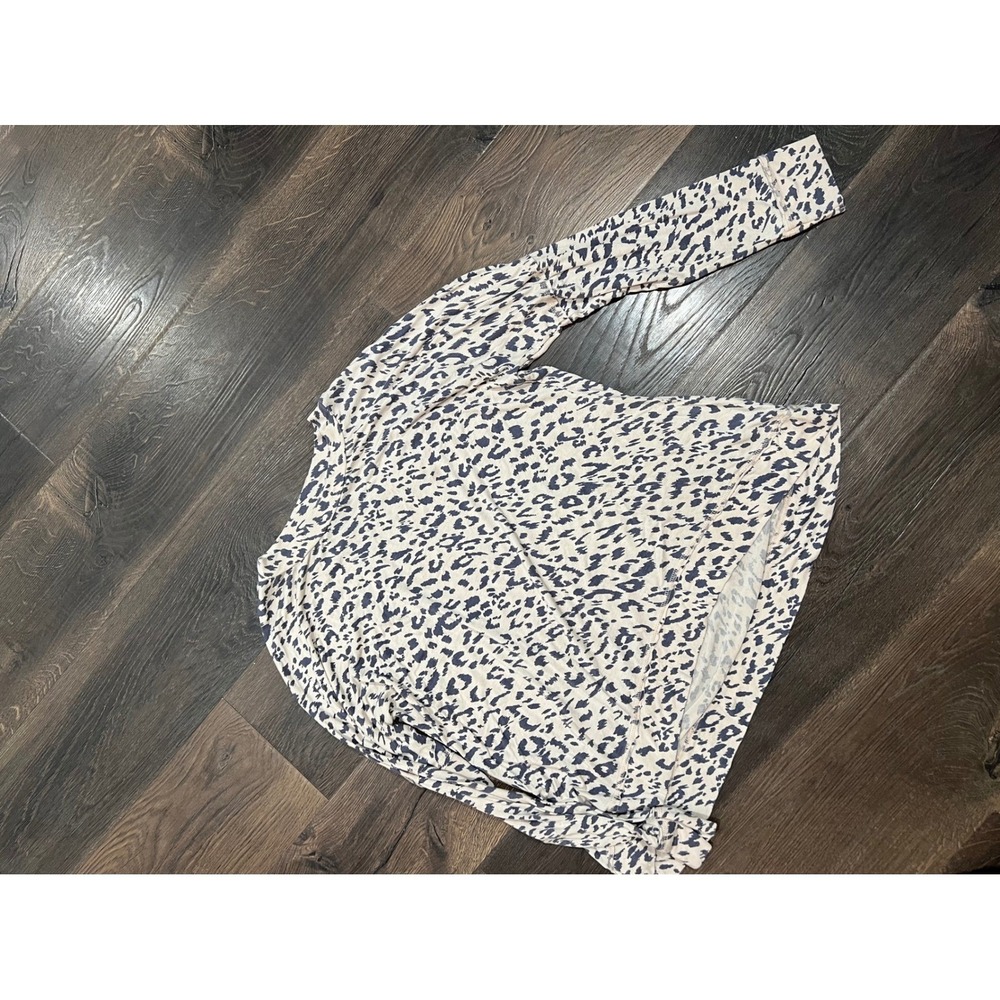 Kelly Renee Women's M 8-10 Animal‎ Print Long Sleeve Shirt Top Blouse